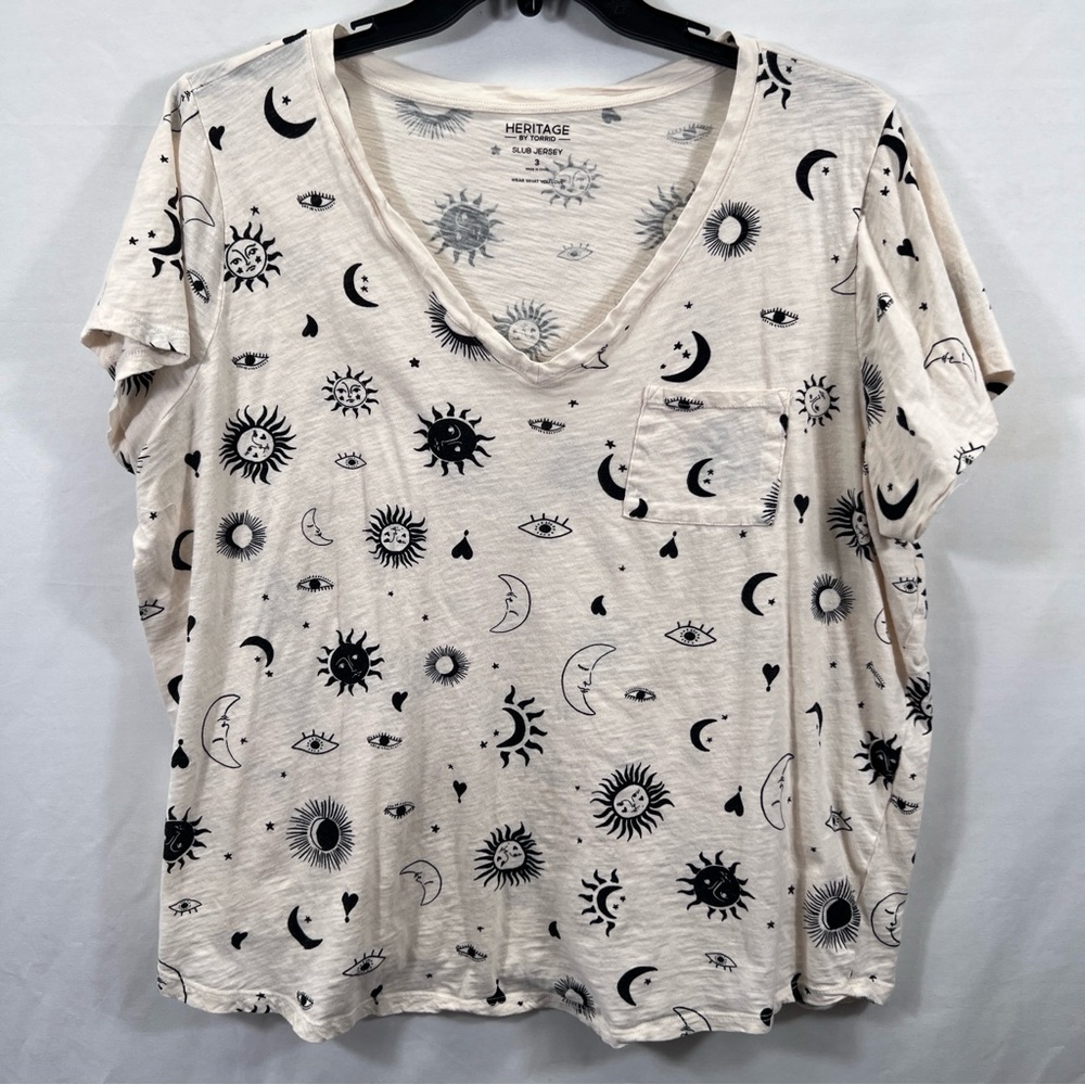 Womens Plus Size Heritage By Torrid Beige Celestial Print Short Sleeve Tee 0896